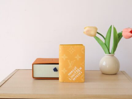 Louis Vuitton monogram heritage wallet（7.5x1x1cm）